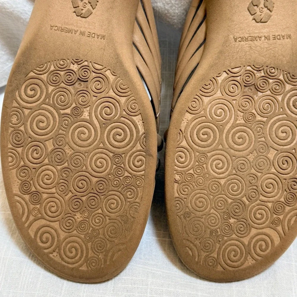 Okabashi Maui Slide Sandals Size L 9.5-10.5 Tan Brown Cross Strap Comfort USA‎